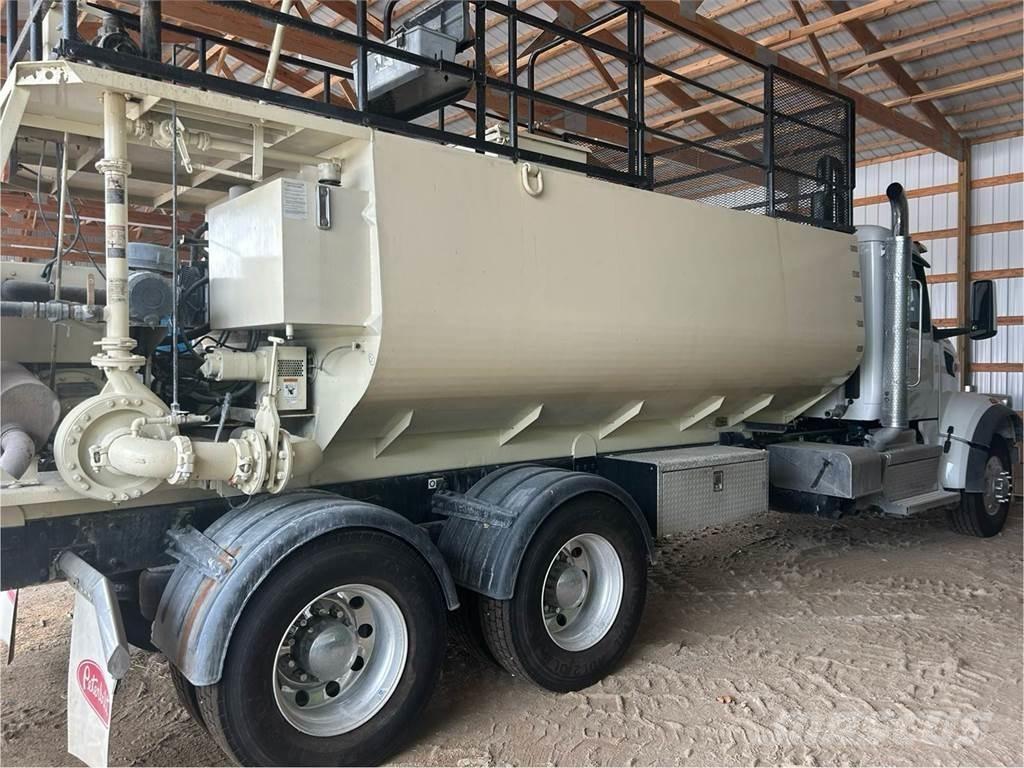 Finn T330 Receiving hoppers, blowers and elevators