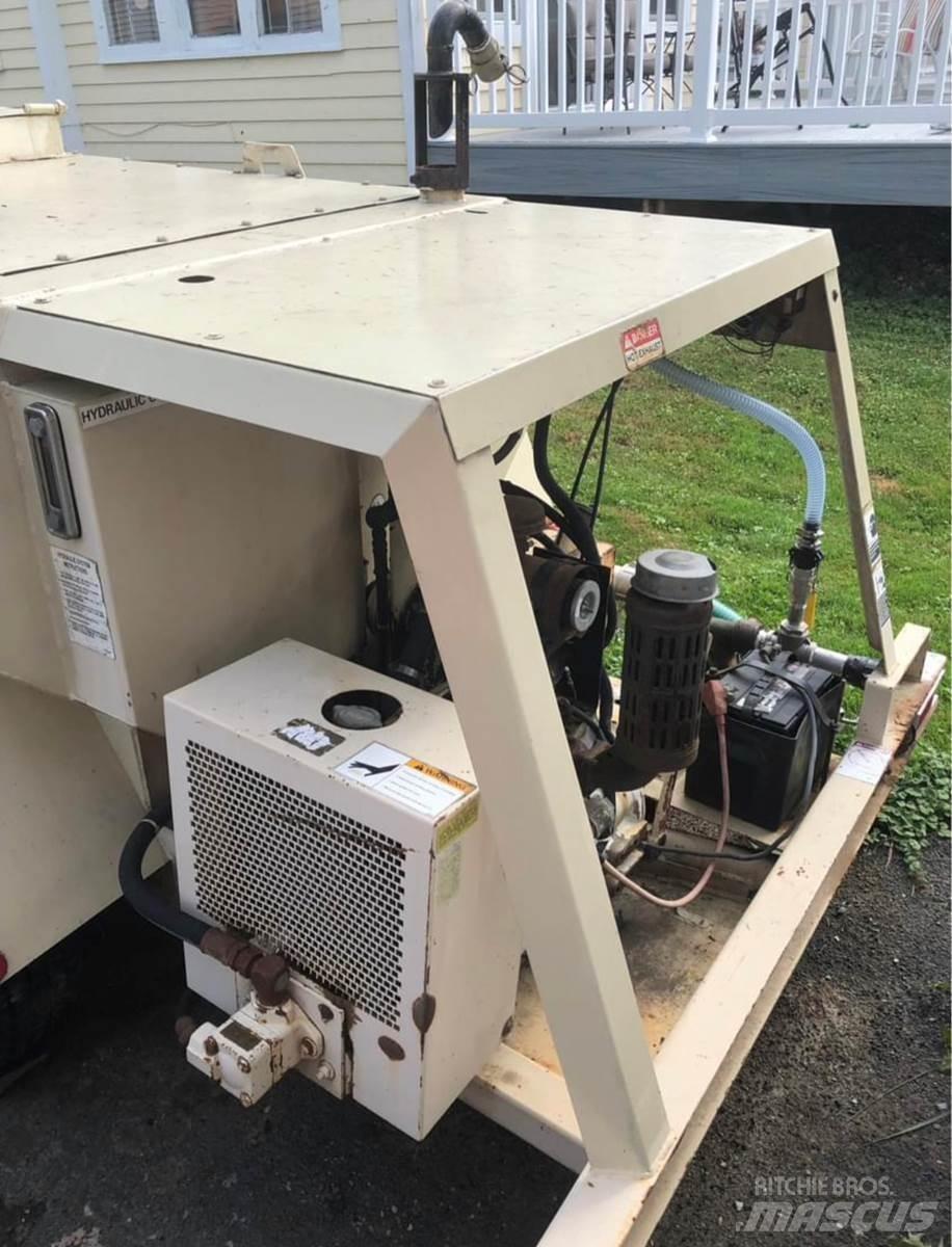 Finn T60 Receiving hoppers, blowers and elevators