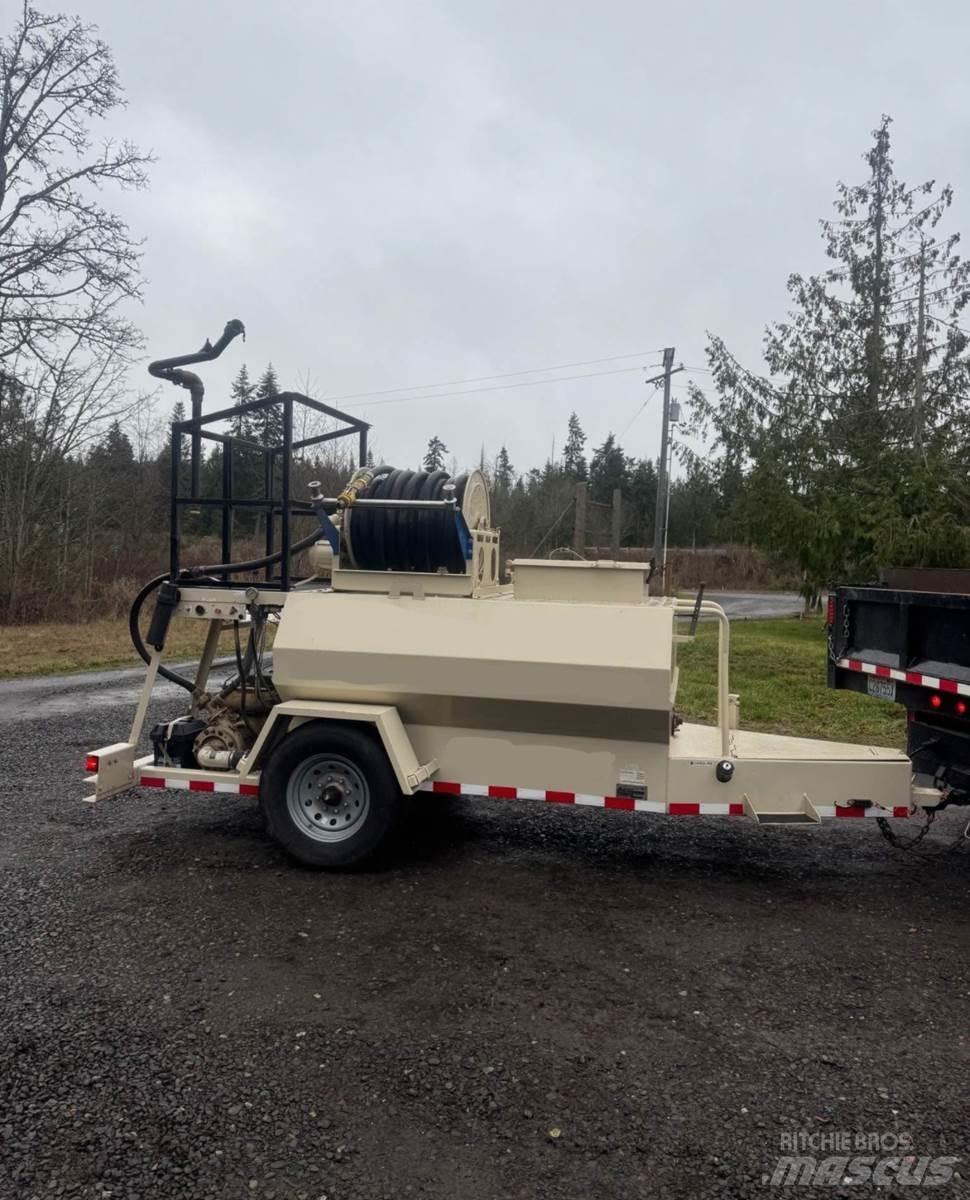 Finn T60T Receiving hoppers, blowers and elevators