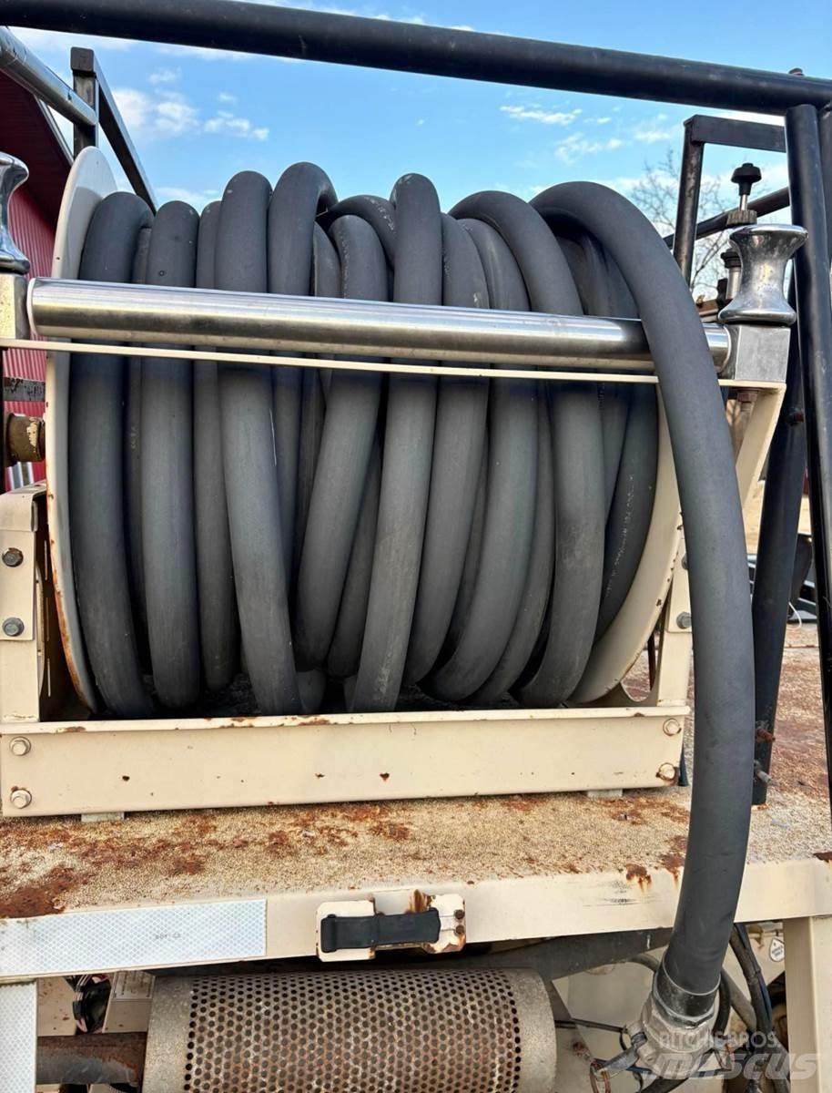 Finn T90 Receiving hoppers, blowers and elevators