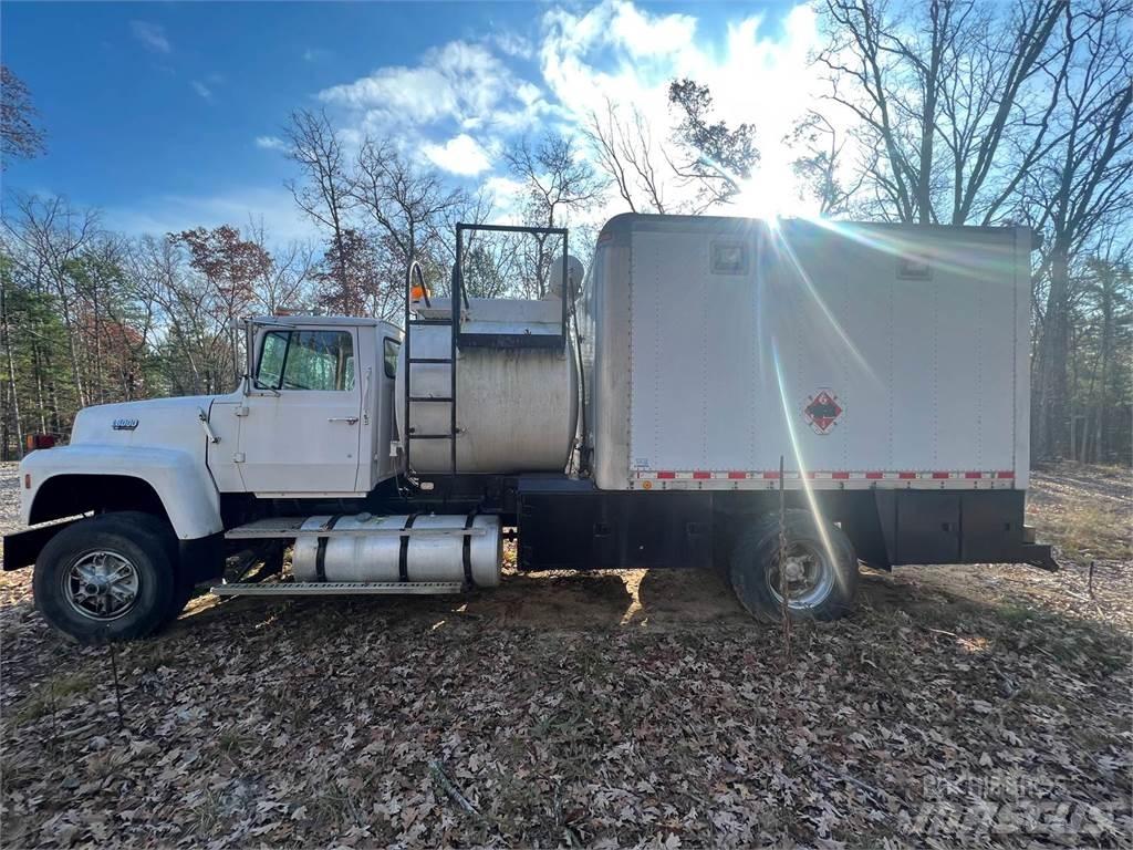 Ford 8000 Work Trucks / Municipal