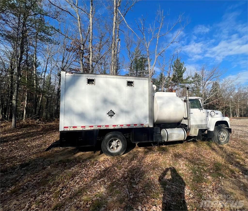 Ford 8000 Work Trucks / Municipal