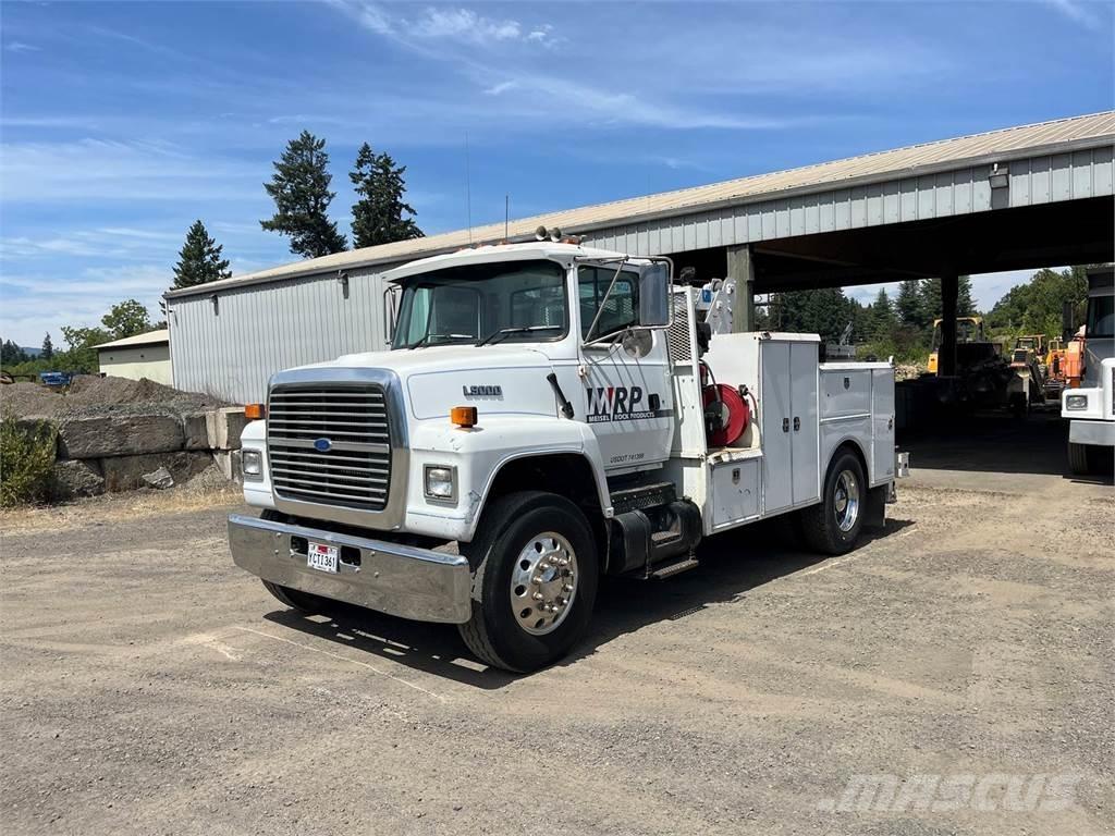 Ford L8000 Work Trucks / Municipal