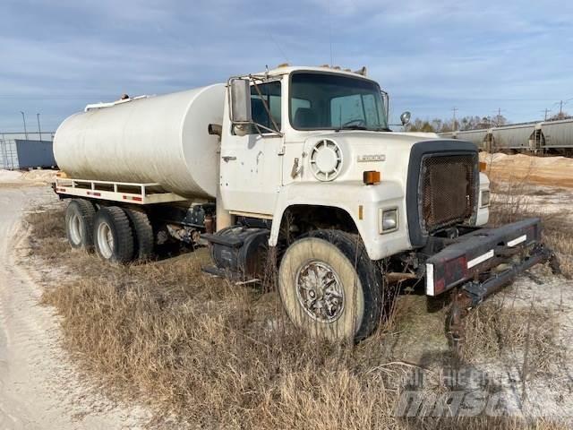 Ford L9000 Tank Trucks
