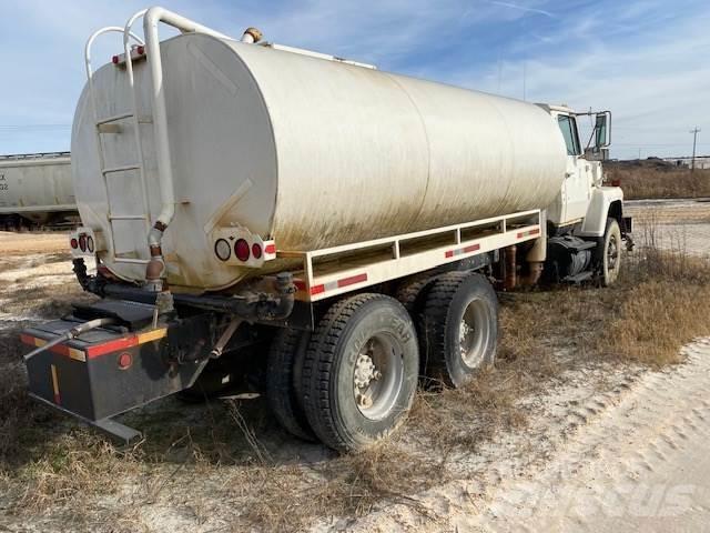 Ford L9000 Tank Trucks