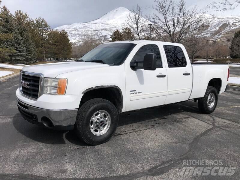 GMC 2500HD Pickup Trucks