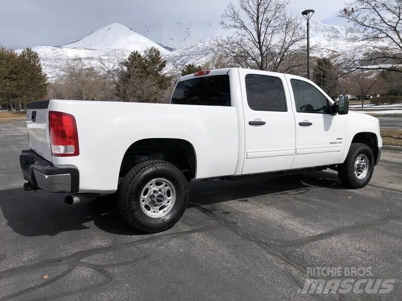 GMC 2500HD Pickup Trucks