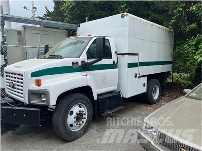 GMC C7500 Wood Chippers