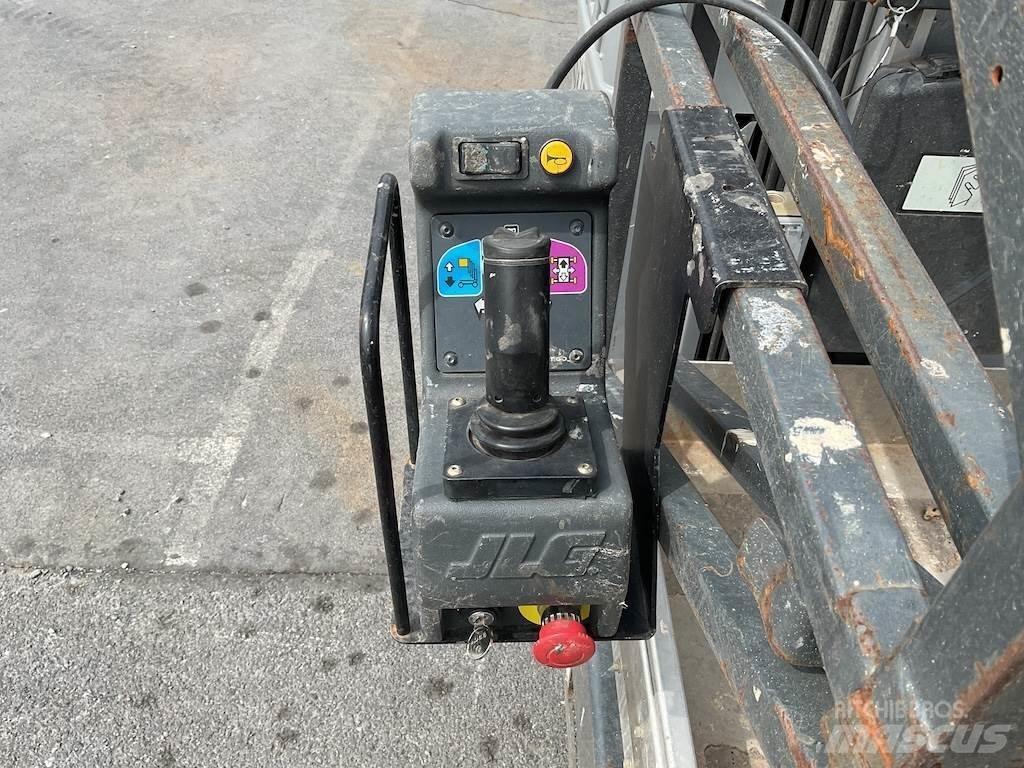 JLG 20MVL Vertical mast lifts