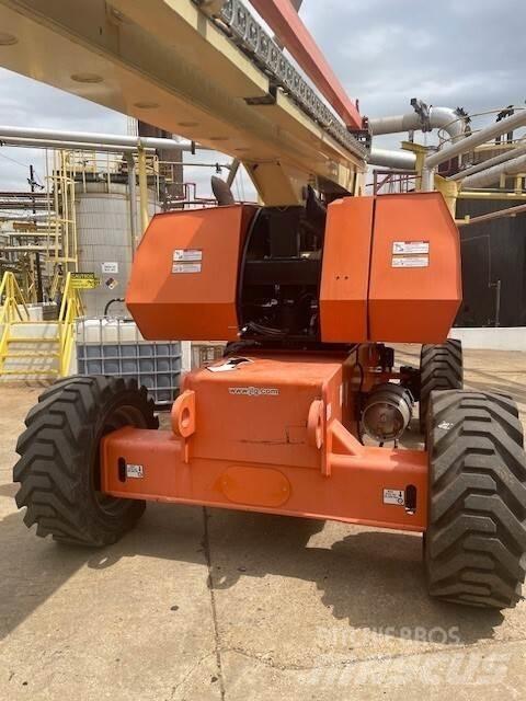 JLG 860SJ Articulated boom lifts