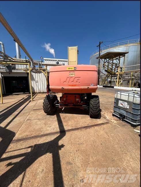 JLG 860SJ Articulated boom lifts