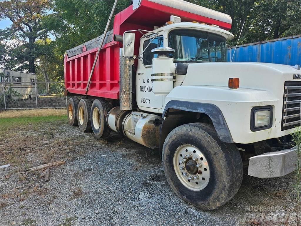 Mack 600RD Dump Trucks