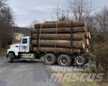 Mack CH613 Log trucks
