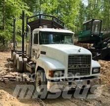 Mack CH613 Log trucks