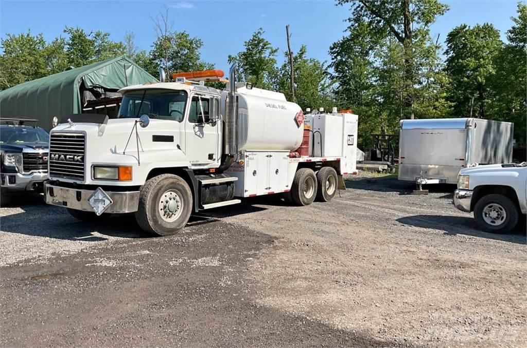 Mack CH613 Tank Trucks