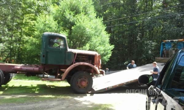 Mack NM Conventional Trucks / Tractor Trucks