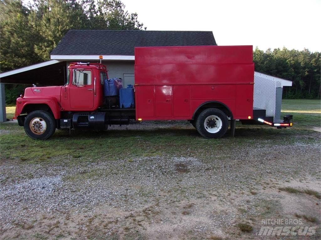 Mack Other Work Trucks / Municipal