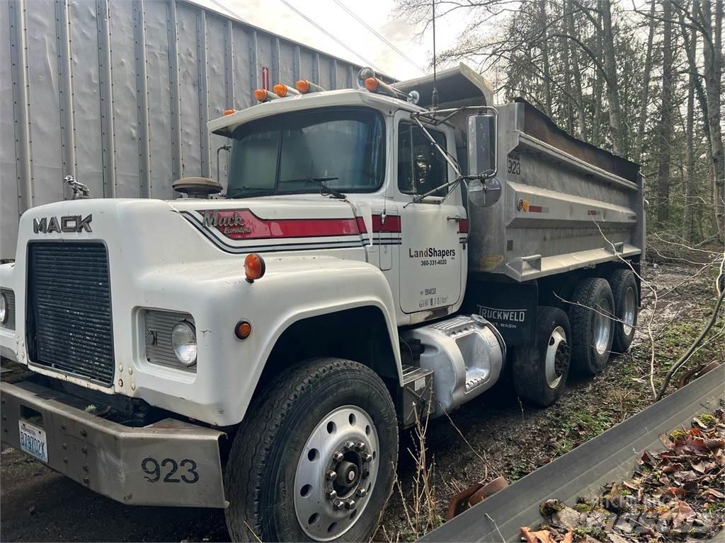Mack RD600 Dump Trucks