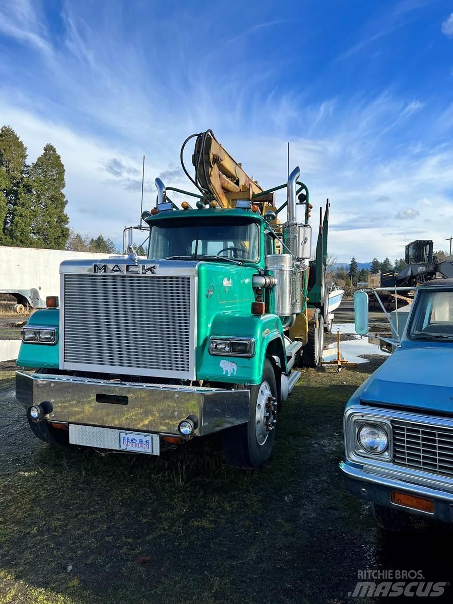 Mack RW700 Log trucks