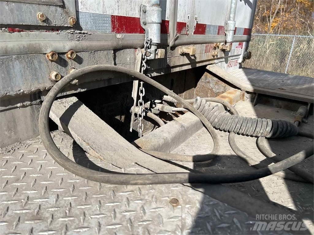 Manac  Curtain Side Trailers