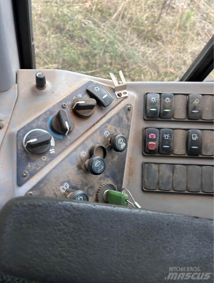 Volvo G946 Motor Graders