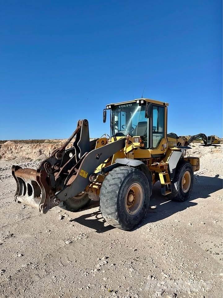 Volvo L90F Wheel Loaders