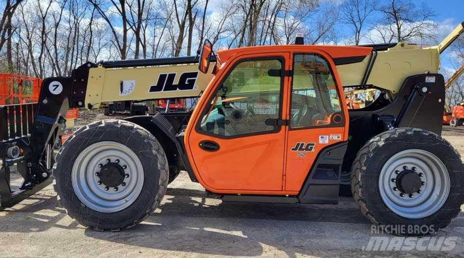 JLG 742 Telescopic Handlers