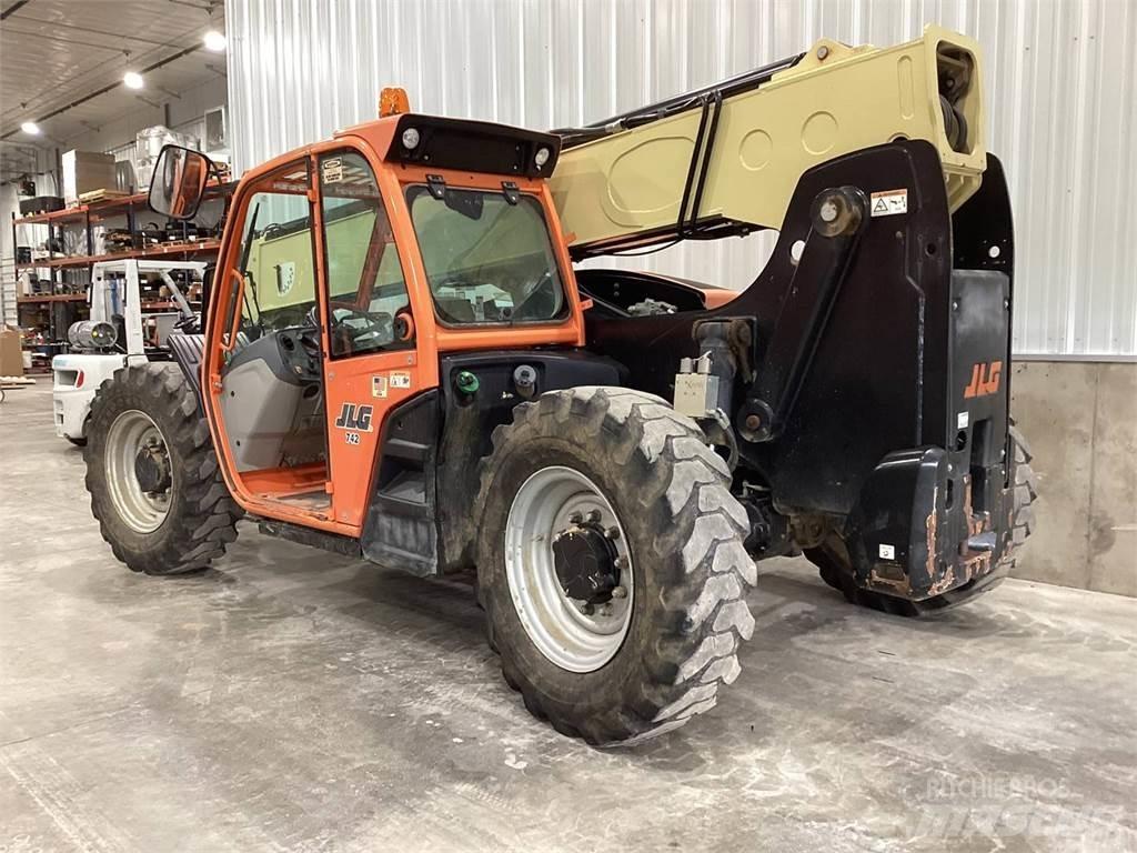 JLG 742 Telescopic Handlers