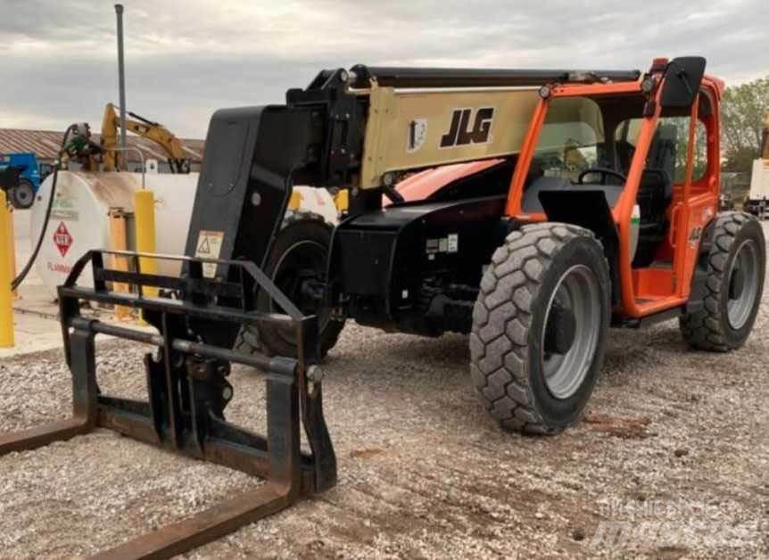 JLG 943 Telescopic Handlers