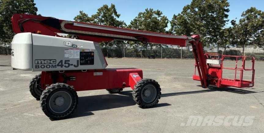 MEC 45J Vertical mast lifts