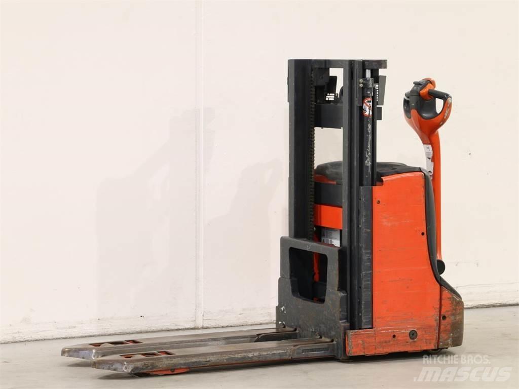 Linde D06/1160 Pedestrian stacker