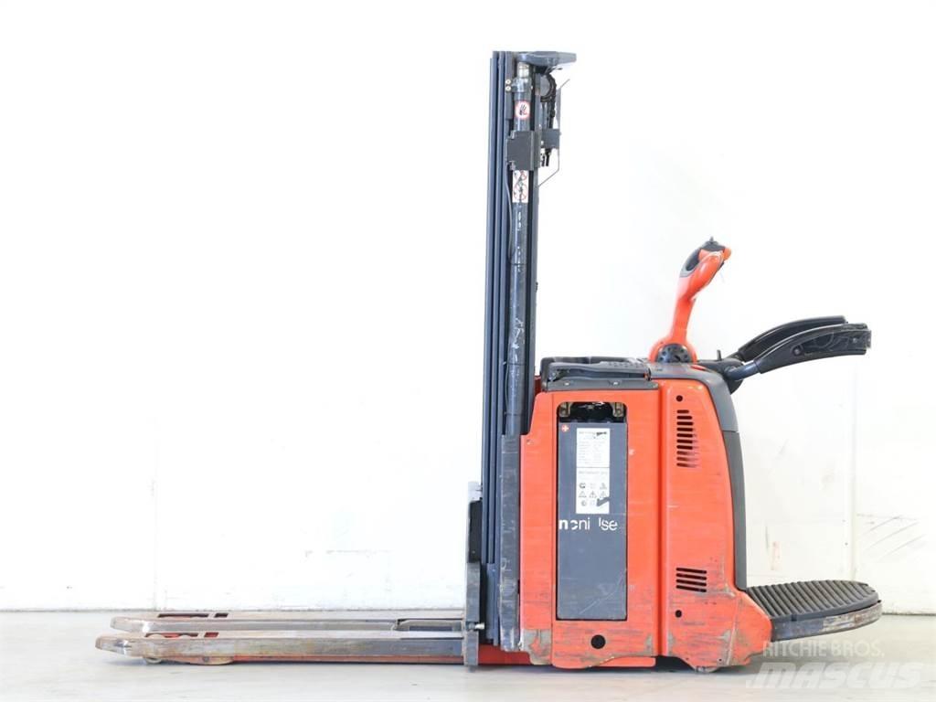 Linde D12AP/133 Pedestrian stacker