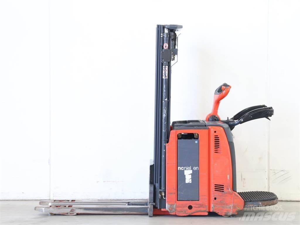 Linde D12AP/133 Pedestrian stacker