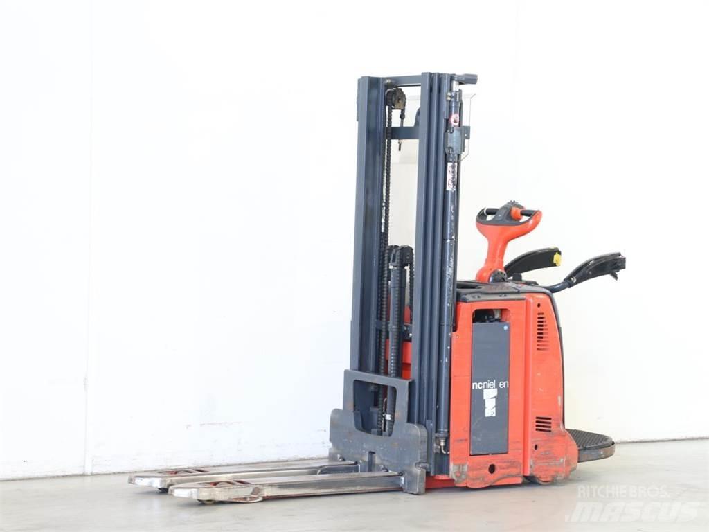 Linde D12AP/133 Pedestrian stacker