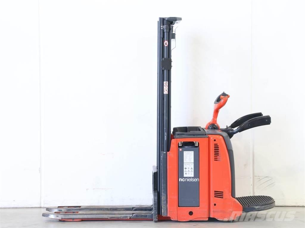 Linde D12AP/133-01 Pedestrian stacker