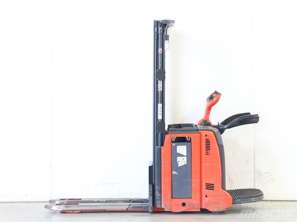 Linde D12AP/133-01 Pedestrian stacker