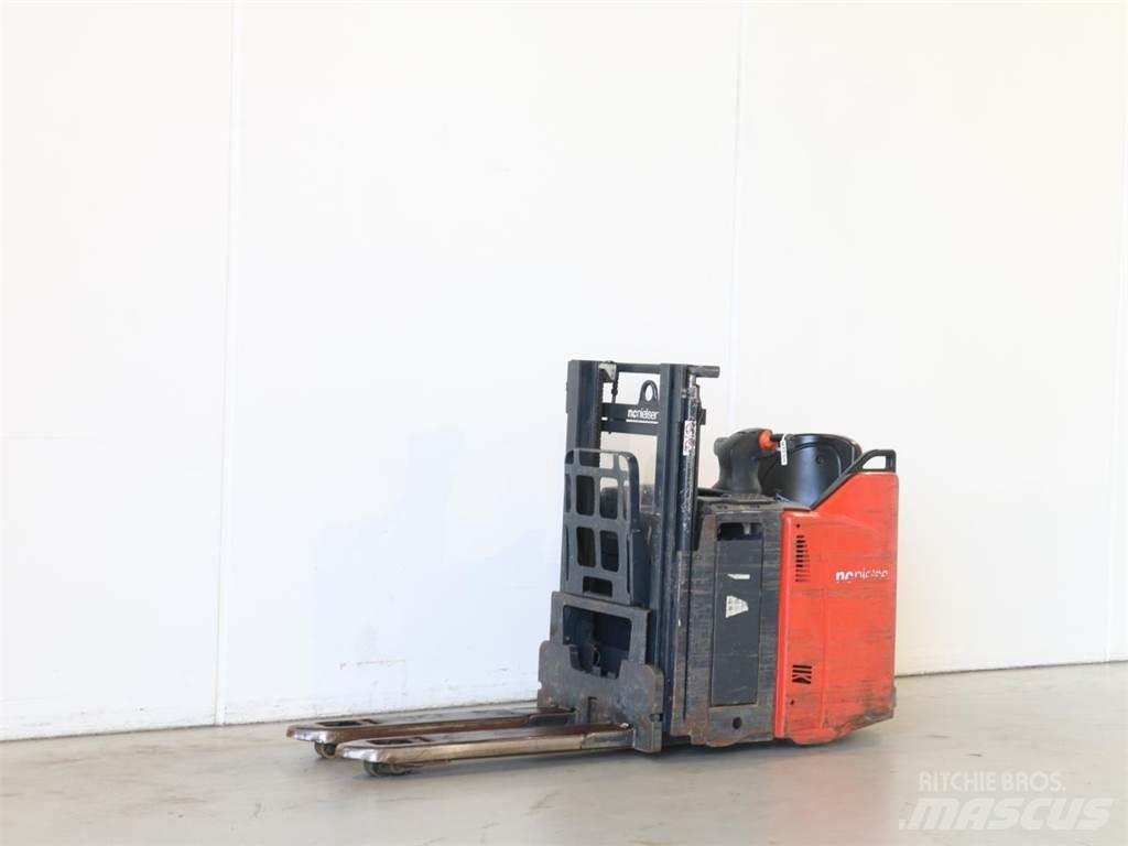 Linde D12SP/133 Pedestrian stacker