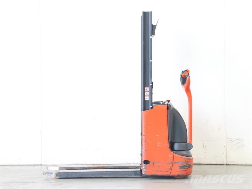 Linde L10/1172-01 Pedestrian stacker
