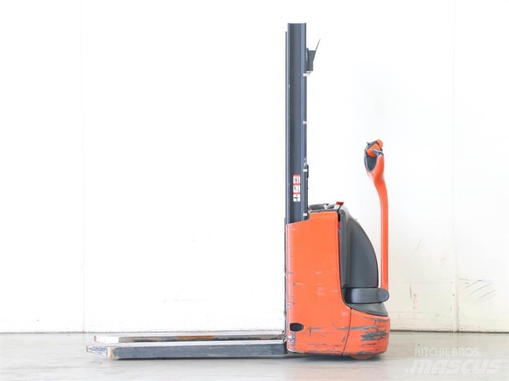 Linde L10/1172-01 Pedestrian stacker