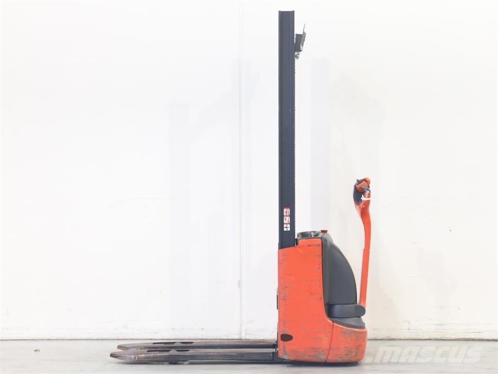 Linde L12/1172-01 Pedestrian stacker
