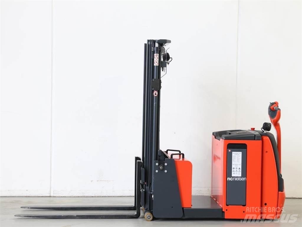 Linde L12AC/1171-01 Pedestrian stacker
