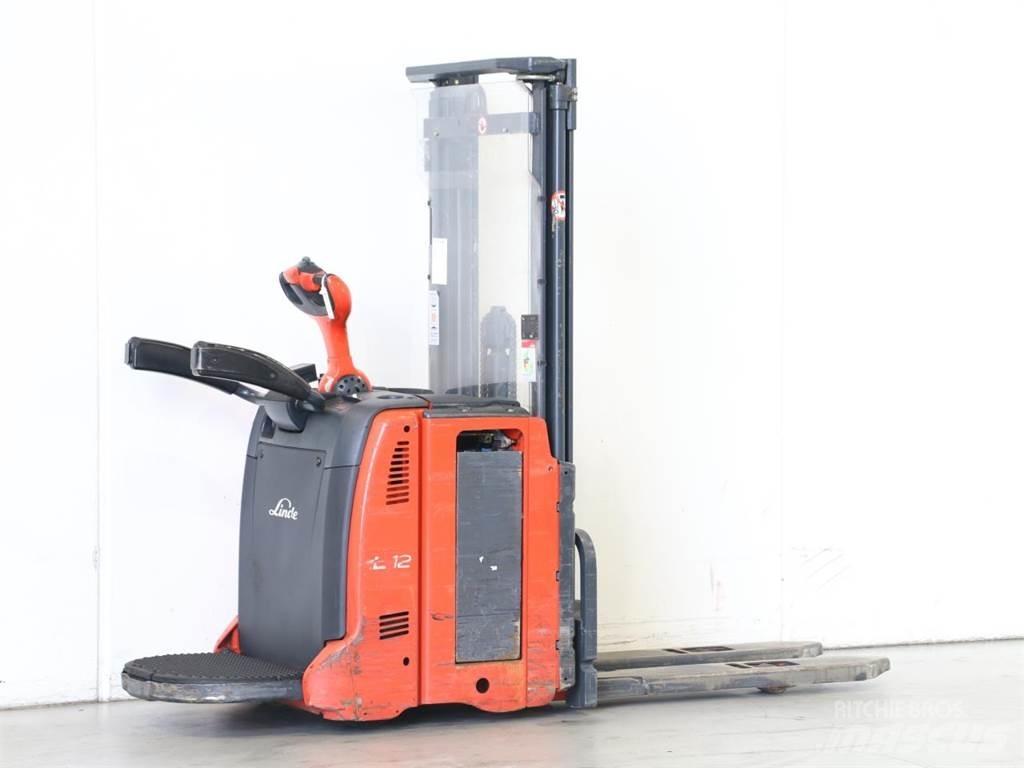 Linde L12AP/133 Pedestrian stacker