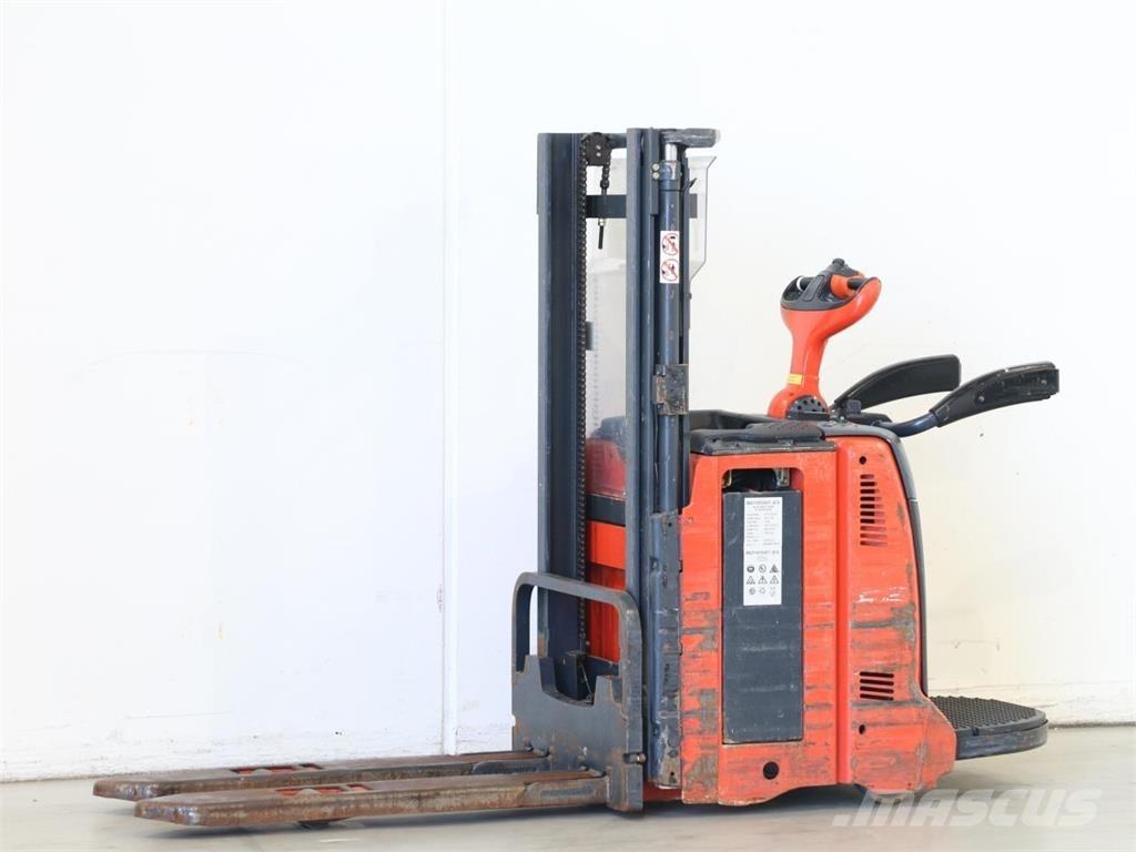 Linde L12AP/133 Pedestrian stacker
