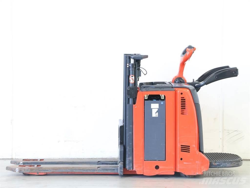 Linde L12LAP/133 Pedestrian stacker