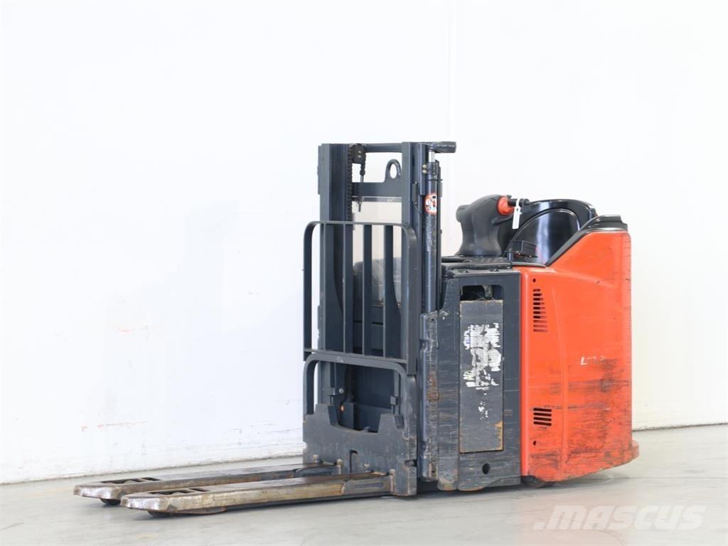 Linde L12LSP/133 Pedestrian stacker