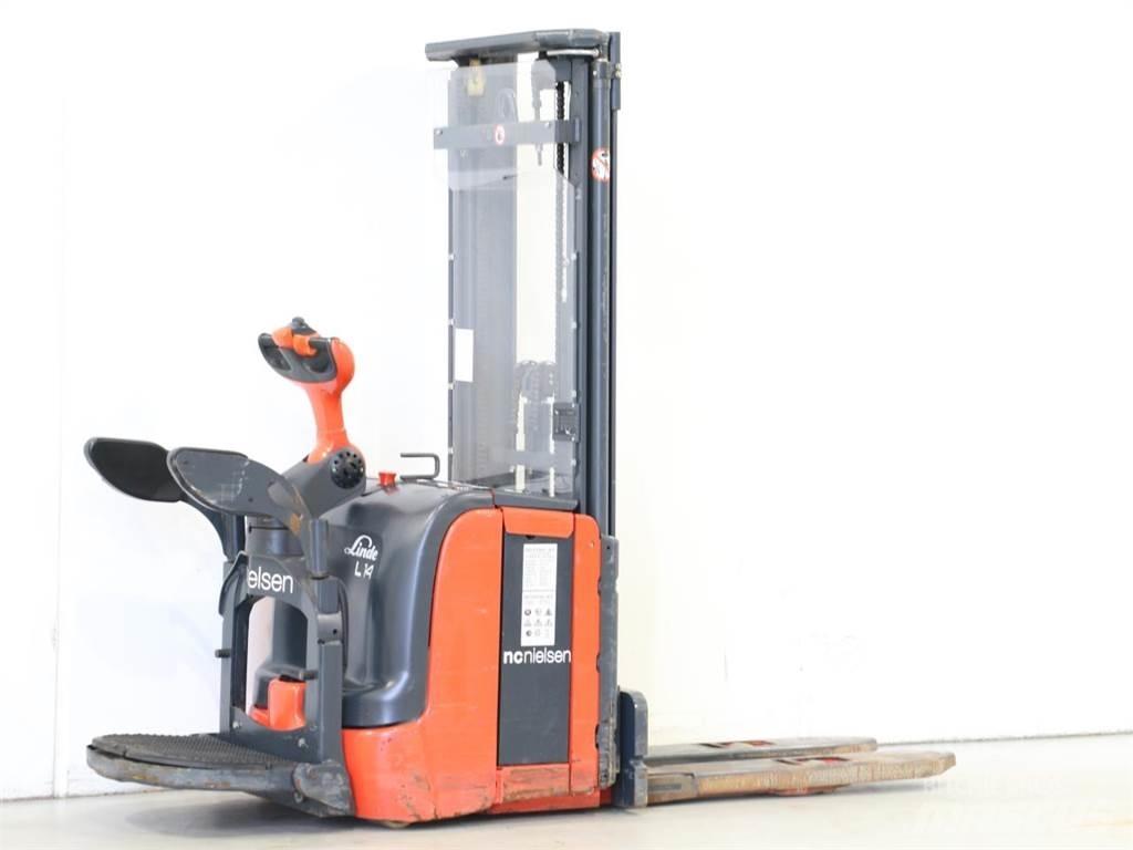 Linde L14API/372 Pedestrian stacker