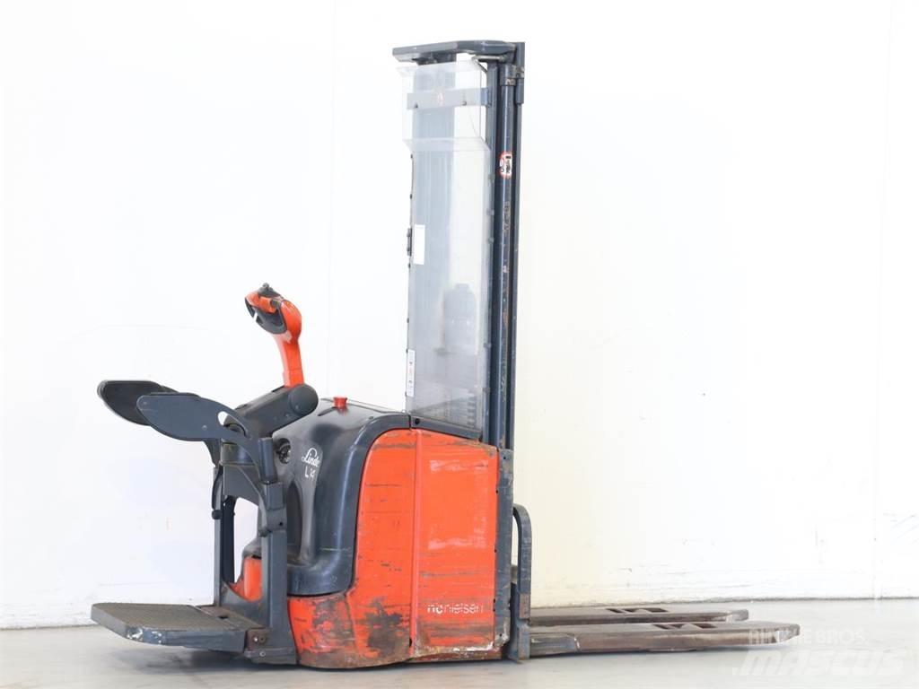 Linde L14API/372 Pedestrian stacker