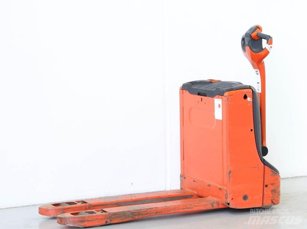 Linde T16/1152 Pedestrian stacker