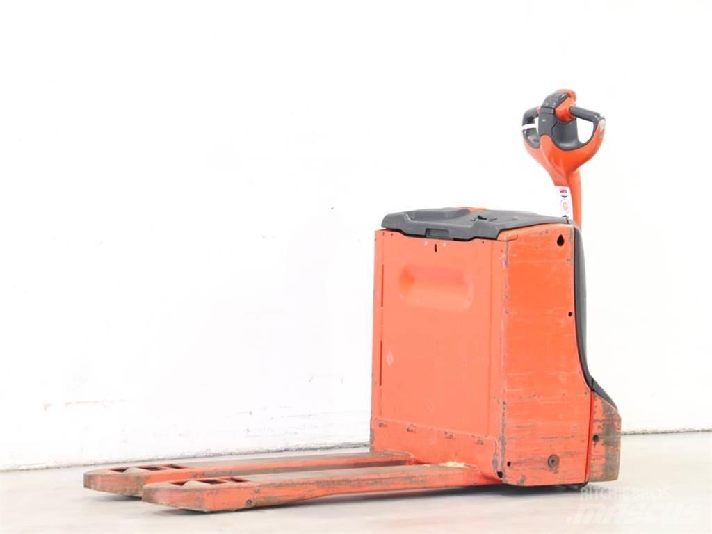 Linde T16/1152 Pedestrian stacker