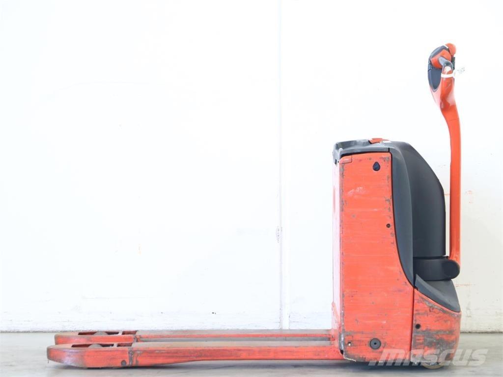 Linde T16/1152 Pedestrian stacker